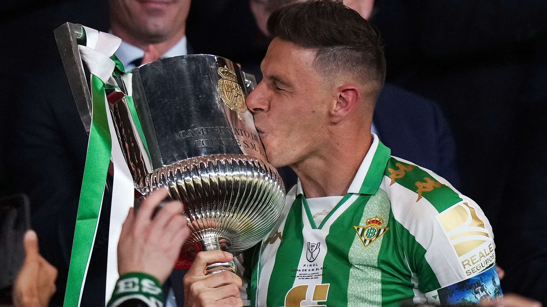 借出色团队 借出色团队